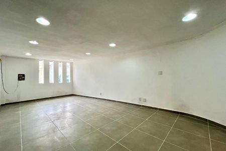 Sala de casa à venda com 3 quartos, 260m² em Planalto Paulista, São Paulo