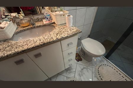 Apartamento à venda com 120m², 2 quartos e 2 vagasBanheiro da Suíte