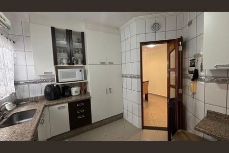 Apartamento à venda com 120m², 2 quartos e 2 vagasCozinha