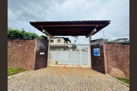 Casa para alugar com 2400m², 6 quartos e 4 vagasFachada e Placa