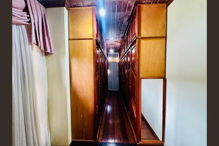 Casa para alugar com 2400m², 6 quartos e 4 vagasQuarto