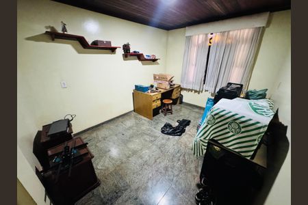 Casa para alugar com 2400m², 6 quartos e 4 vagasQuarto
