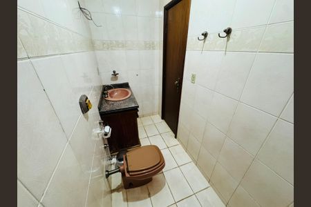 Casa para alugar com 2400m², 6 quartos e 4 vagasBanheiro