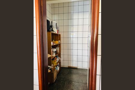 Casa para alugar com 2400m², 6 quartos e 4 vagasDispensa