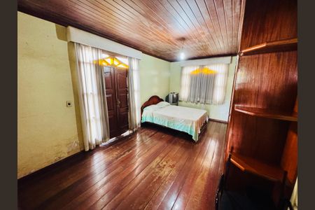 Casa para alugar com 2400m², 6 quartos e 4 vagasQuarto