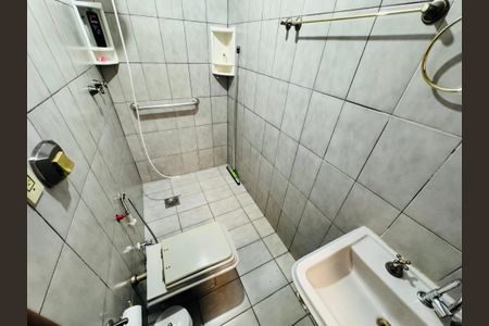 Casa para alugar com 2400m², 6 quartos e 4 vagasBanheiro