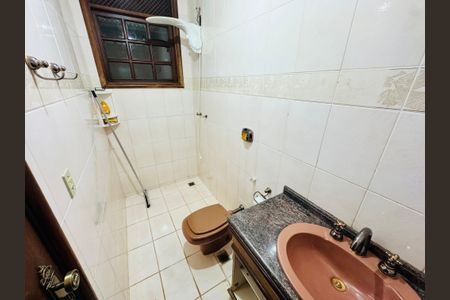 Casa para alugar com 2400m², 6 quartos e 4 vagasBanheiro