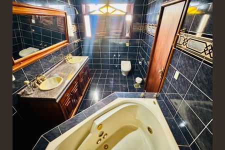 Casa para alugar com 2400m², 6 quartos e 4 vagasBanheiro