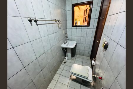Casa para alugar com 2400m², 6 quartos e 4 vagasBanheiro