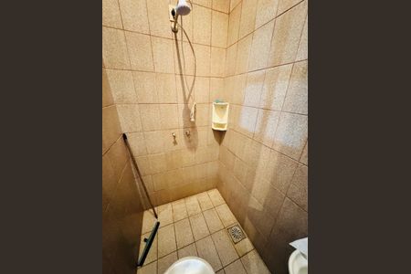 Casa para alugar com 2400m², 6 quartos e 4 vagasBanheiro Externo