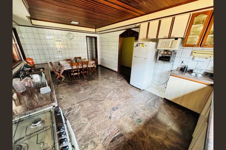 Casa para alugar com 2400m², 6 quartos e 4 vagasCozinha