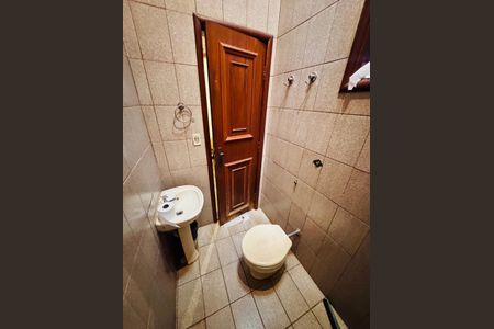 Casa para alugar com 2400m², 6 quartos e 4 vagasBanheiro Externo