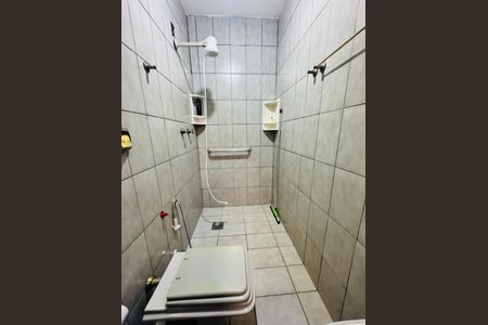 Casa para alugar com 2400m², 6 quartos e 4 vagasBanheiro