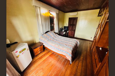 Casa para alugar com 2400m², 6 quartos e 4 vagasQuarto