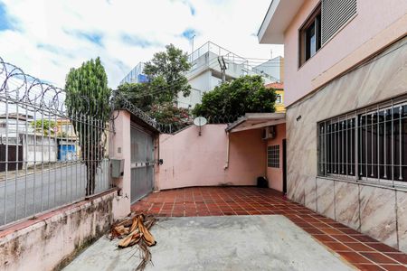 Casa à venda com 234m², 5 quartos e 3 vagas Casa à venda com 234m², 5 quartos e 3 vagasGaragem