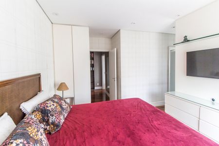 Apartamento à venda com 201m², 3 quartos e 4 vagas Apartamento à venda com 201m², 3 quartos e 4 vagasSuíte master
