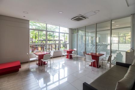 Apartamento à venda com 201m², 3 quartos e 4 vagas Apartamento à venda com 201m², 3 quartos e 4 vagasÁrea comum - Salão de festas