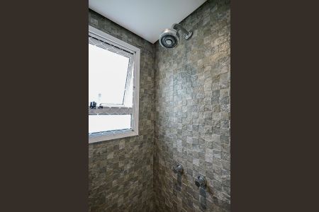 Apartamento à venda com 80m², 2 quartos e 2 vagasChuveiro da Suíte