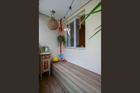 Apartamento à venda com 80m², 2 quartos e 2 vagasVaranda