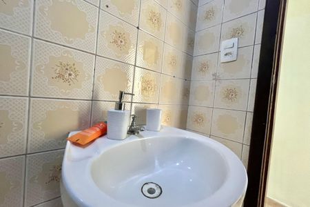 Casa para alugar com 65m², 2 quartos e sem vagaBanheiro