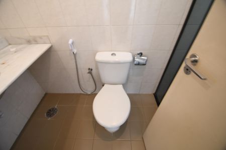 Banheiro de kitnet/studio para alugar com 1 quarto, 40m² em Centro, Campinas