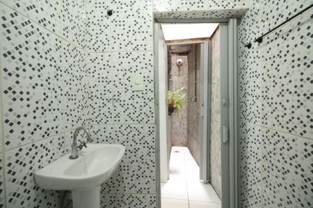 Casa para alugar com 65m², 1 quarto e sem vagaBanheiro