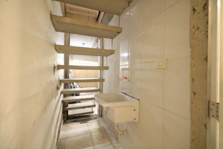 Área de Serviço de casa para alugar com 1 quarto, 65m² em Canhema, Diadema