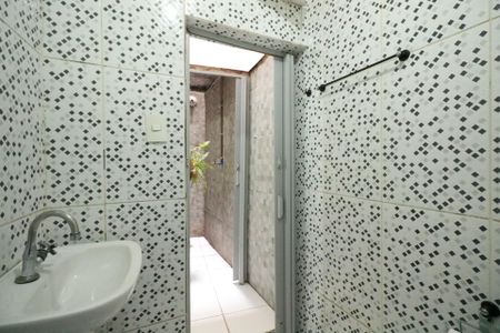 Casa para alugar com 65m², 1 quarto e sem vagaBanheiro