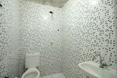 Casa para alugar com 65m², 1 quarto e sem vagaBanheiro