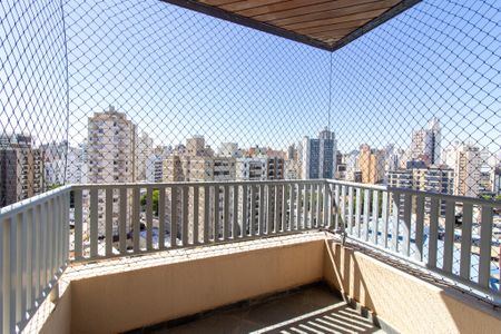 Apartamento para alugar com 150m², 4 quartos e 3 vagas Apartamento para alugar com 150m², 4 quartos e 3 vagasVaranda