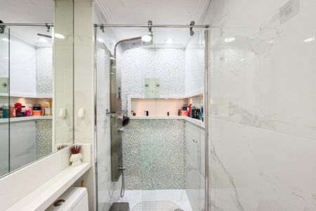 Apartamento à venda com 82m², 2 quartos e 2 vagas Apartamento à venda com 82m², 2 quartos e 2 vagasBanheiro da Suíte