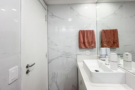 Apartamento à venda com 82m², 2 quartos e 2 vagas Apartamento à venda com 82m², 2 quartos e 2 vagasBanheiro da Suíte