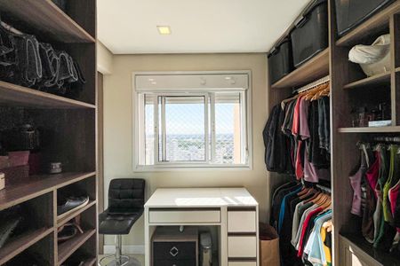 Apartamento à venda com 82m², 2 quartos e 2 vagas Apartamento à venda com 82m², 2 quartos e 2 vagasCloset da suíte