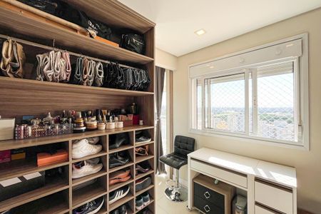 Apartamento à venda com 82m², 2 quartos e 2 vagas Apartamento à venda com 82m², 2 quartos e 2 vagasCloset da suíte