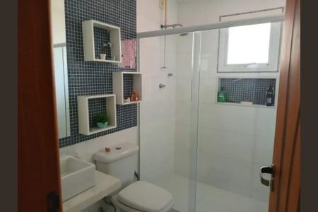 Casa de condomínio para alugar com 240m², 3 quartos e 3 vagasBanheiro