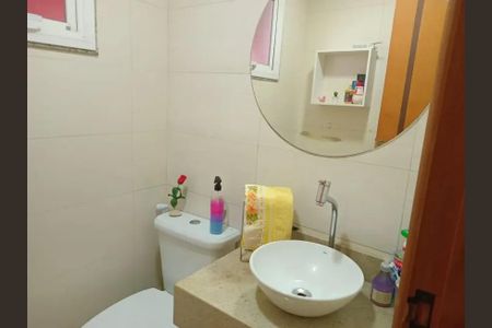 Casa de condomínio para alugar com 240m², 3 quartos e 3 vagasBanheiro