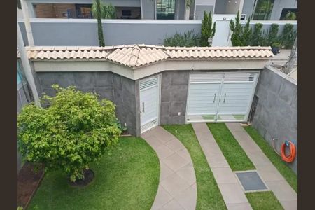 Casa de condomínio para alugar com 240m², 3 quartos e 3 vagasÁrea externa