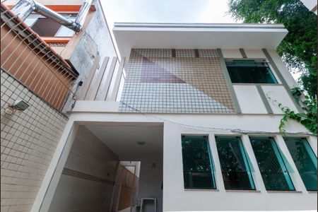Casa à venda com 144m², 3 quartos e 2 vagasFoto 02