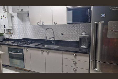 Apartamento à venda com 75m², 3 quartos e 2 vagasCozinha
