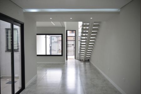 Casa à venda com 155m², 3 quartos e 3 vagasSala