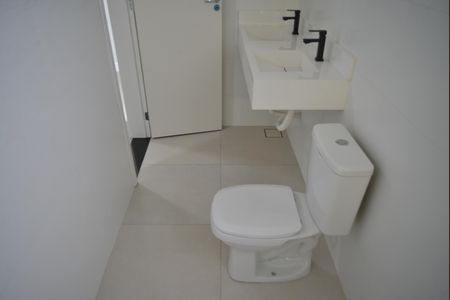 Casa à venda com 155m², 3 quartos e 3 vagasBanheiro da Suíte 3