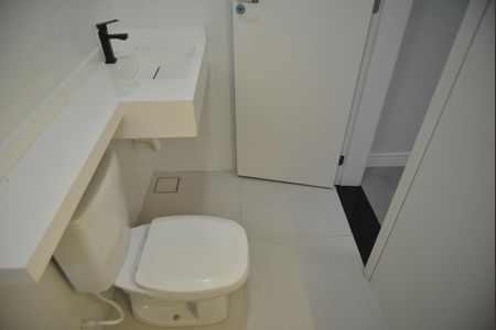 Casa à venda com 155m², 3 quartos e 3 vagasBanheiro da Suíte 2
