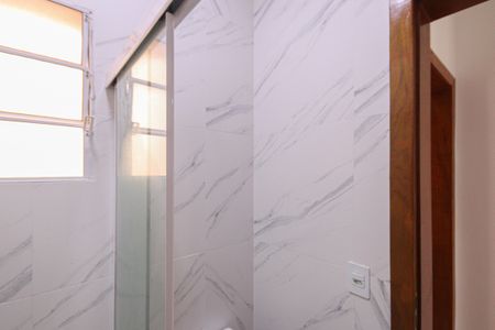 Banheiro de apartamento para alugar com 2 quartos, 33m² em Jardim Japao, São Paulo