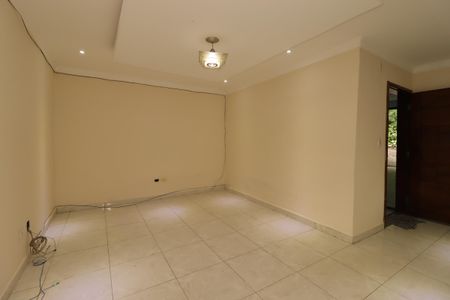 Sala de casa para alugar com 2 quartos, 110m² em Recreio da Borda do Campo, Santo André