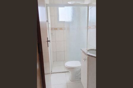 Banheiro de casa à venda com 2 quartos, 56m² em Parque Novo Oratório, Santo André