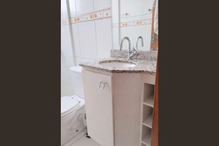 Banheiro de casa à venda com 2 quartos, 56m² em Parque Novo Oratório, Santo André