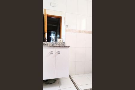 Banheiro de casa à venda com 2 quartos, 56m² em Parque Novo Oratório, Santo André