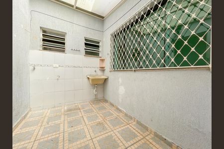 Casa à venda com 200m², 5 quartos e 3 vagas Casa à venda com 200m², 5 quartos e 3 vagasÁrea de Serviço