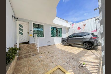 Casa à venda com 200m², 5 quartos e 3 vagas Casa à venda com 200m², 5 quartos e 3 vagasGaragem