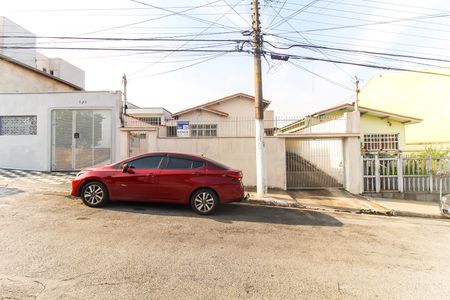 Casa à venda com 150m², 3 quartos e 10 vagasFachada + Placa